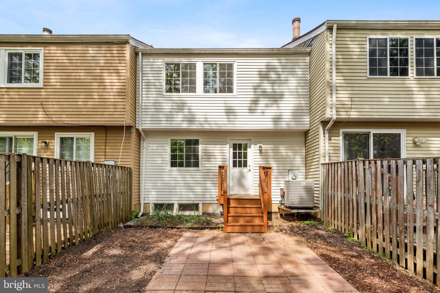 10307 GRANITE CREEK LN #10307, OAKTON, Virginia 22124, 3 Bedrooms Bedrooms, ,3 BathroomsBathrooms,Residential,For sale,10307 GRANITE CREEK LN #10307,VAFX2230312 MLS # VAFX2230312