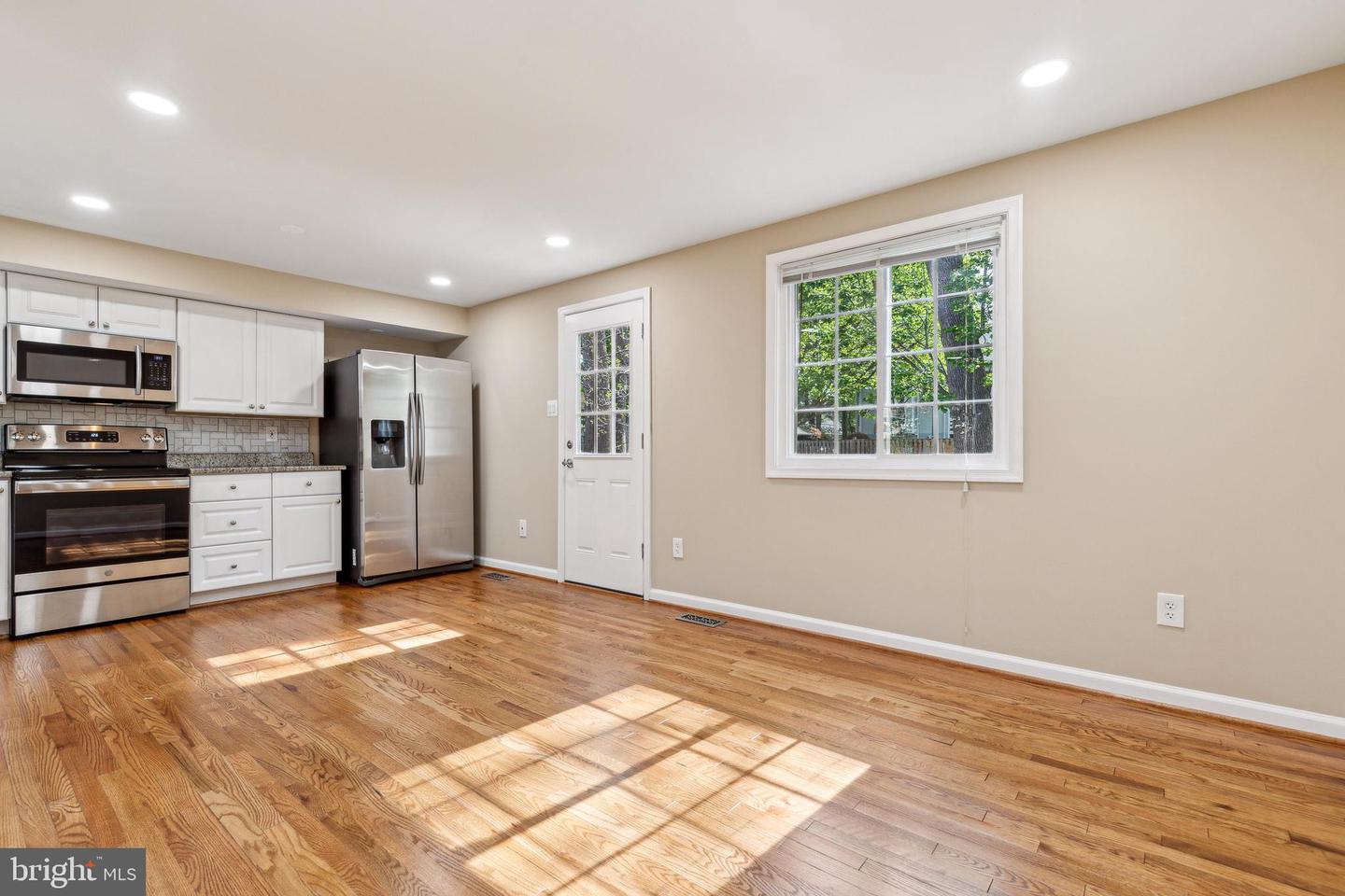 10307 GRANITE CREEK LN #10307, OAKTON, Virginia 22124, 3 Bedrooms Bedrooms, ,3 BathroomsBathrooms,Residential,For sale,10307 GRANITE CREEK LN #10307,VAFX2230312 MLS # VAFX2230312