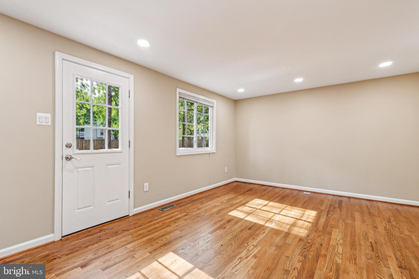 10307 GRANITE CREEK LN #10307, OAKTON, Virginia 22124, 3 Bedrooms Bedrooms, ,3 BathroomsBathrooms,Residential,For sale,10307 GRANITE CREEK LN #10307,VAFX2230312 MLS # VAFX2230312