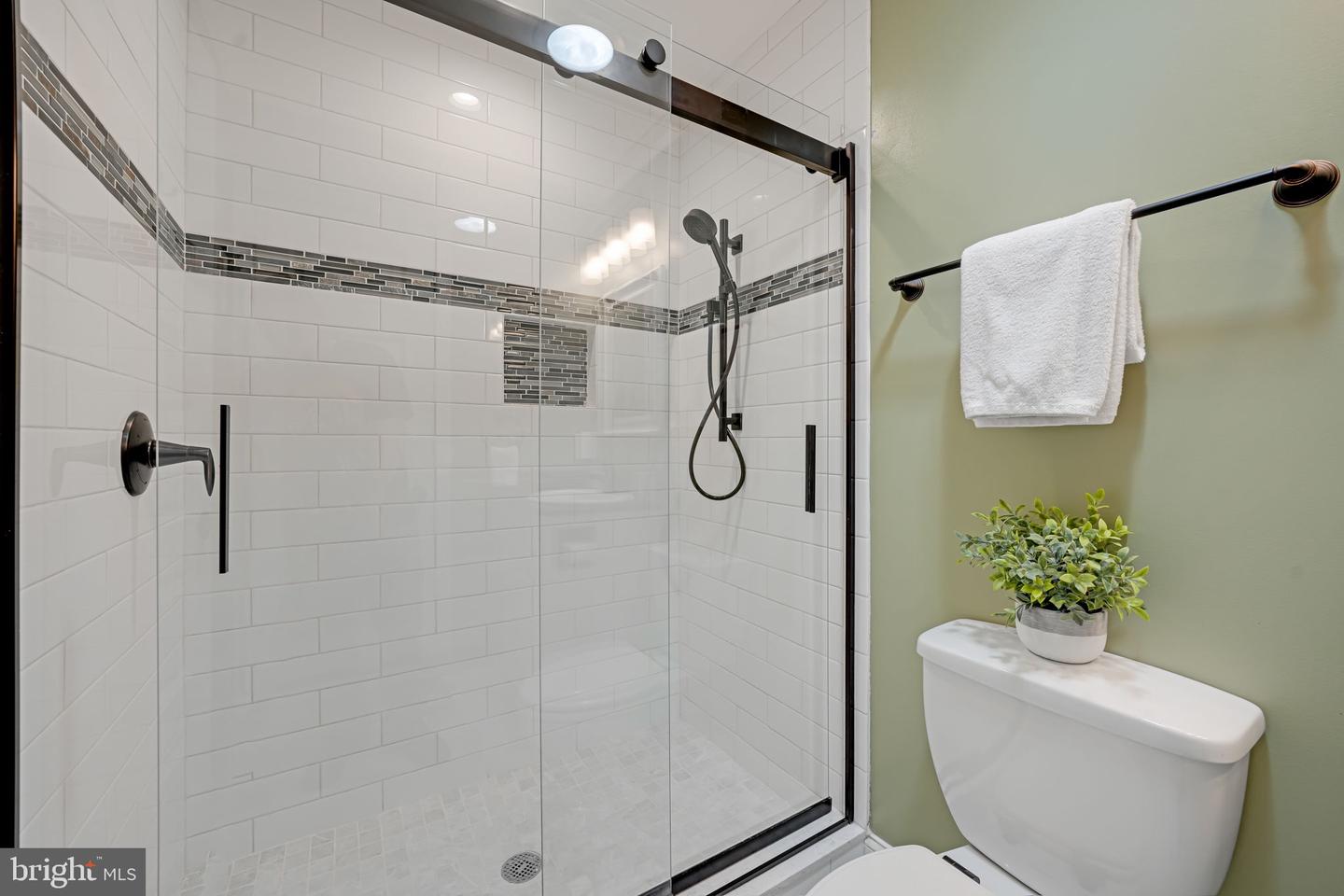 5116 THACKERY CT, FAIRFAX, Virginia 22032, 4 Bedrooms Bedrooms, ,3 BathroomsBathrooms,Residential,For sale,5116 THACKERY CT,VAFX2230390 MLS # VAFX2230390