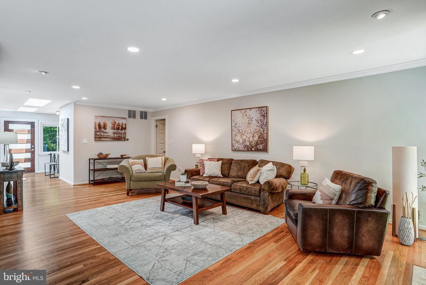 9305 HAMILTON DR, FAIRFAX, Virginia 22031, 4 Bedrooms Bedrooms, ,3 BathroomsBathrooms,Residential,For sale,9305 HAMILTON DR,VAFX2230404 MLS # VAFX2230404