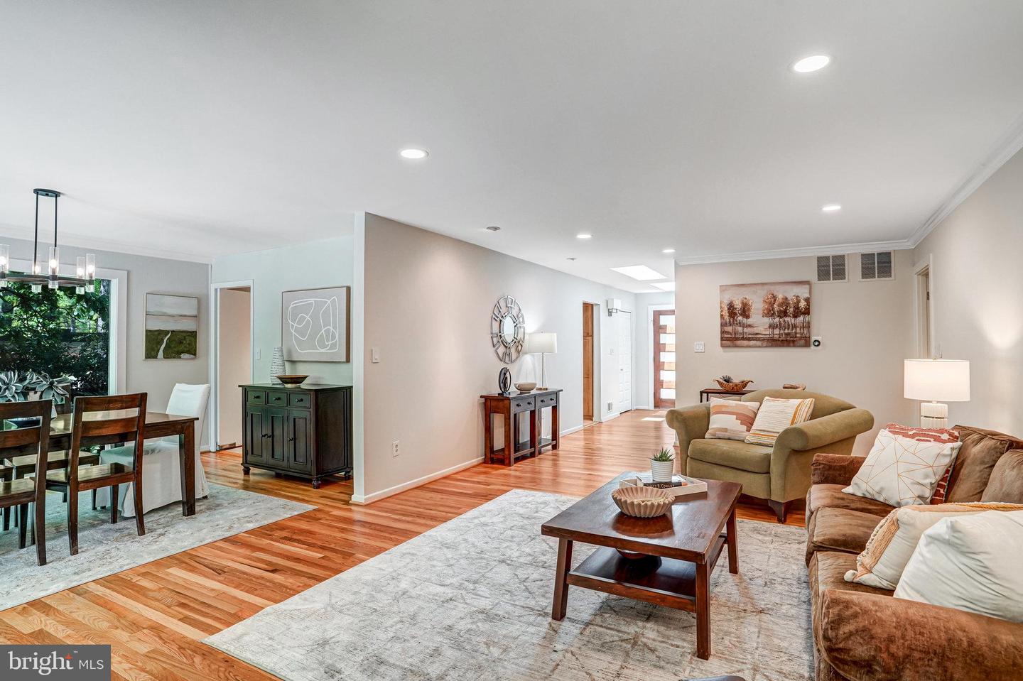 9305 HAMILTON DR, FAIRFAX, Virginia 22031, 4 Bedrooms Bedrooms, ,3 BathroomsBathrooms,Residential,For sale,9305 HAMILTON DR,VAFX2230404 MLS # VAFX2230404