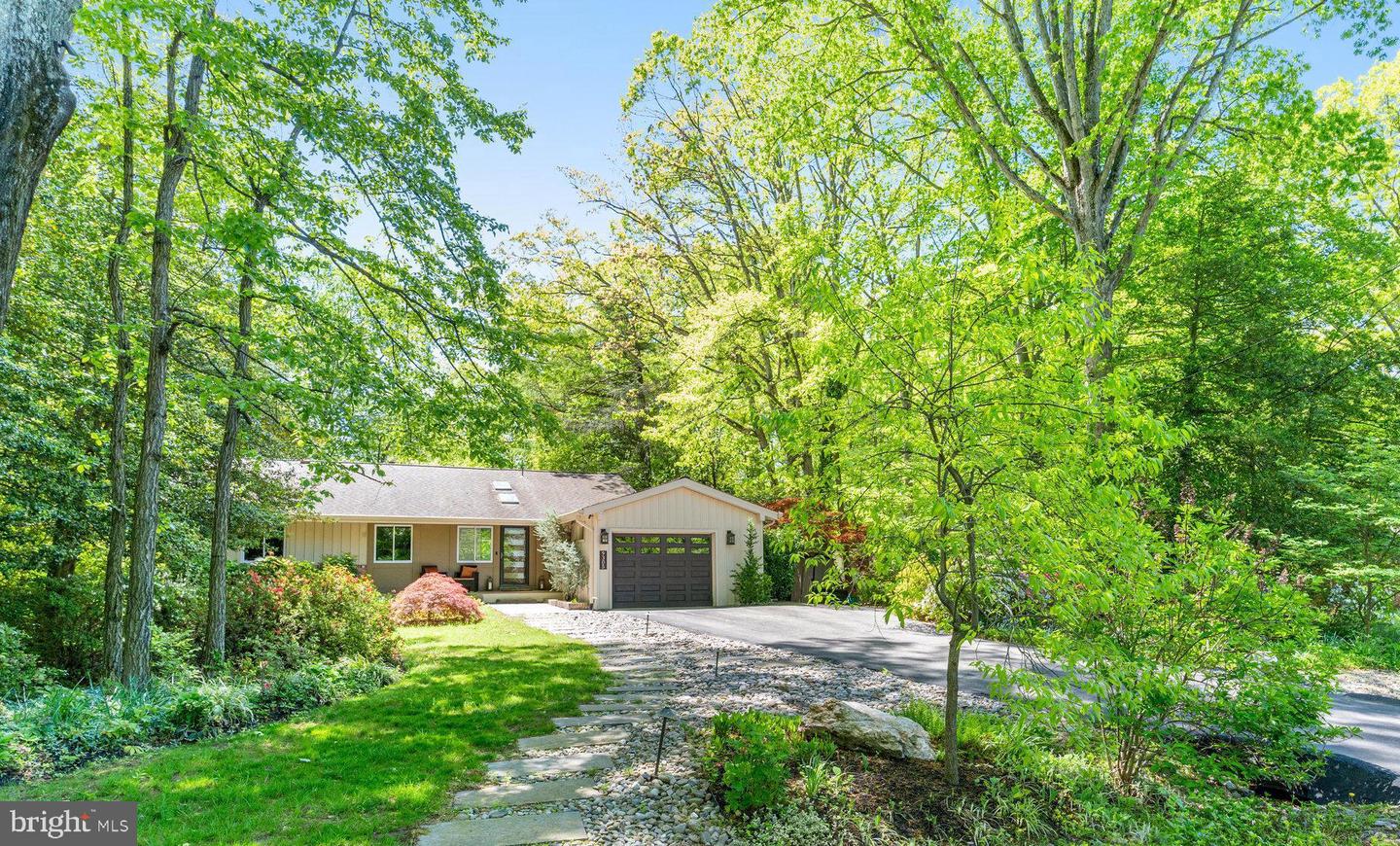 9305 HAMILTON DR, FAIRFAX, Virginia 22031, 4 Bedrooms Bedrooms, ,3 BathroomsBathrooms,Residential,For sale,9305 HAMILTON DR,VAFX2230404 MLS # VAFX2230404
