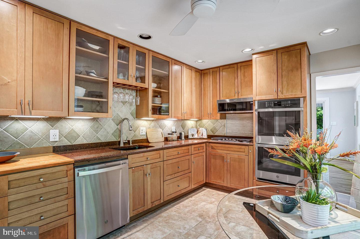 9305 HAMILTON DR, FAIRFAX, Virginia 22031, 4 Bedrooms Bedrooms, ,3 BathroomsBathrooms,Residential,For sale,9305 HAMILTON DR,VAFX2230404 MLS # VAFX2230404
