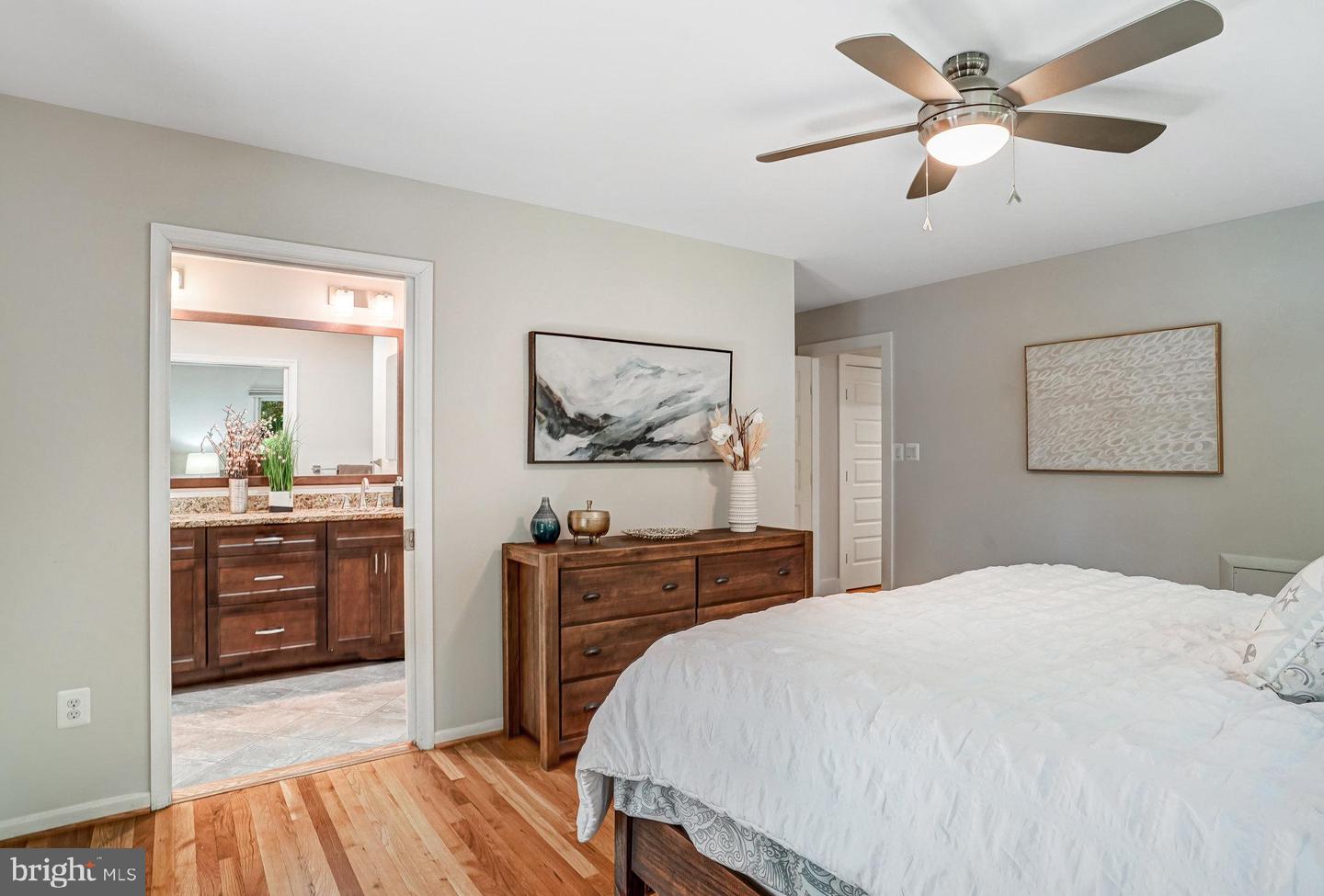 9305 HAMILTON DR, FAIRFAX, Virginia 22031, 4 Bedrooms Bedrooms, ,3 BathroomsBathrooms,Residential,For sale,9305 HAMILTON DR,VAFX2230404 MLS # VAFX2230404