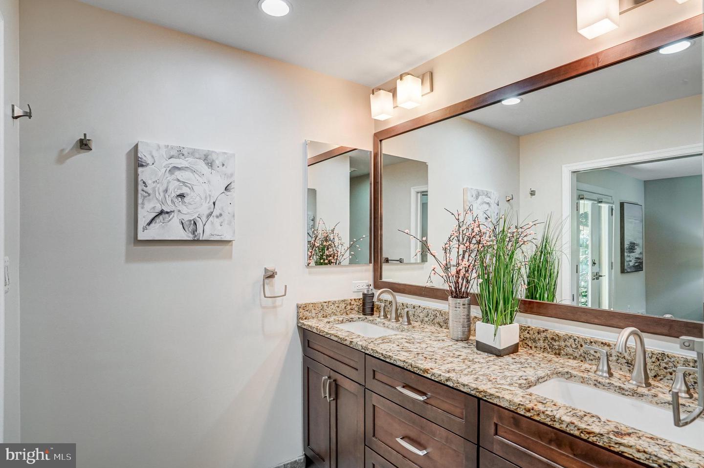 9305 HAMILTON DR, FAIRFAX, Virginia 22031, 4 Bedrooms Bedrooms, ,3 BathroomsBathrooms,Residential,For sale,9305 HAMILTON DR,VAFX2230404 MLS # VAFX2230404