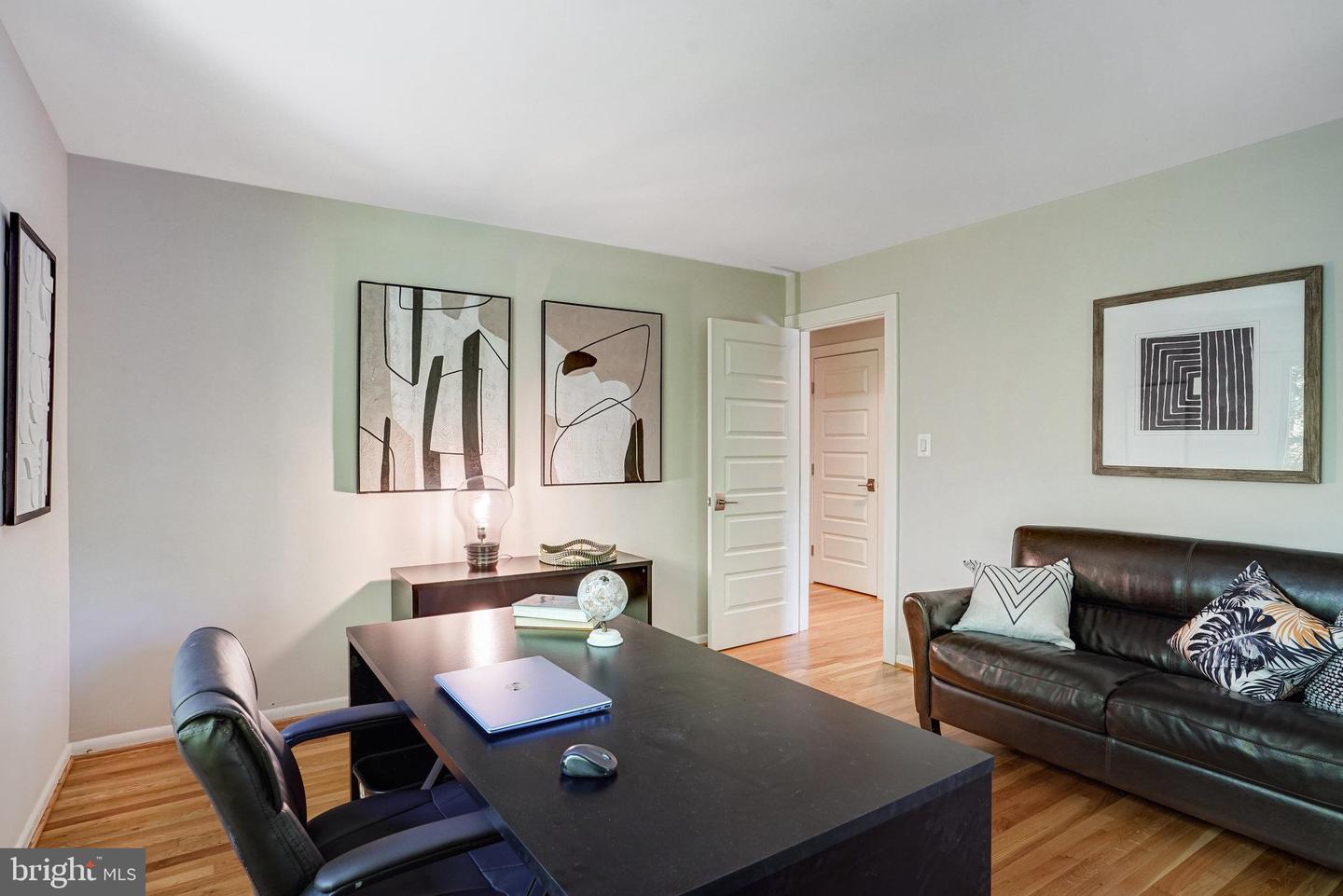 9305 HAMILTON DR, FAIRFAX, Virginia 22031, 4 Bedrooms Bedrooms, ,3 BathroomsBathrooms,Residential,For sale,9305 HAMILTON DR,VAFX2230404 MLS # VAFX2230404