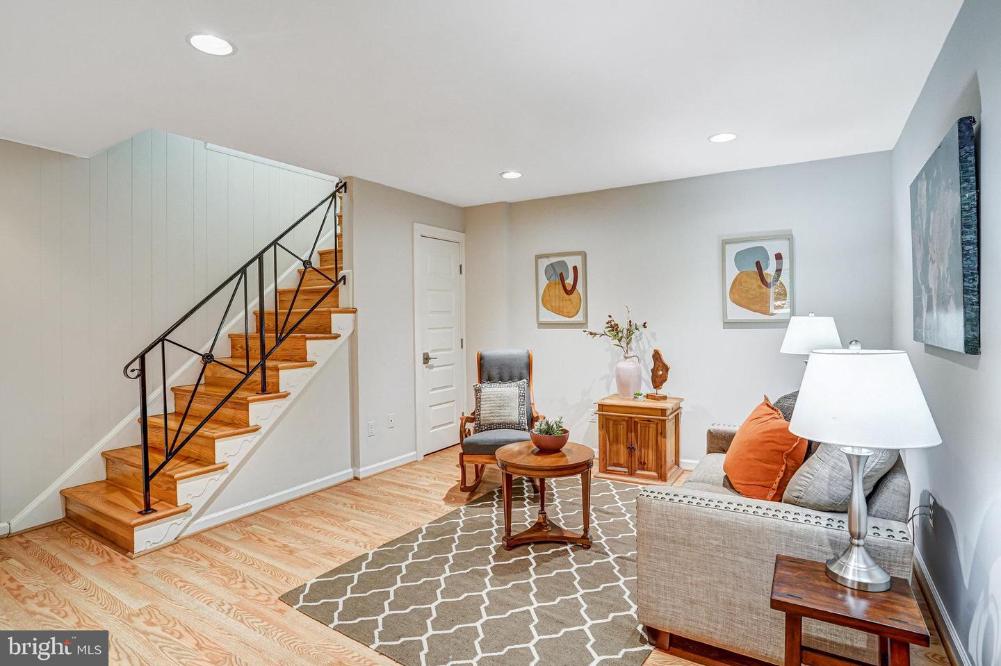 9305 HAMILTON DR, FAIRFAX, Virginia 22031, 4 Bedrooms Bedrooms, ,3 BathroomsBathrooms,Residential,For sale,9305 HAMILTON DR,VAFX2230404 MLS # VAFX2230404