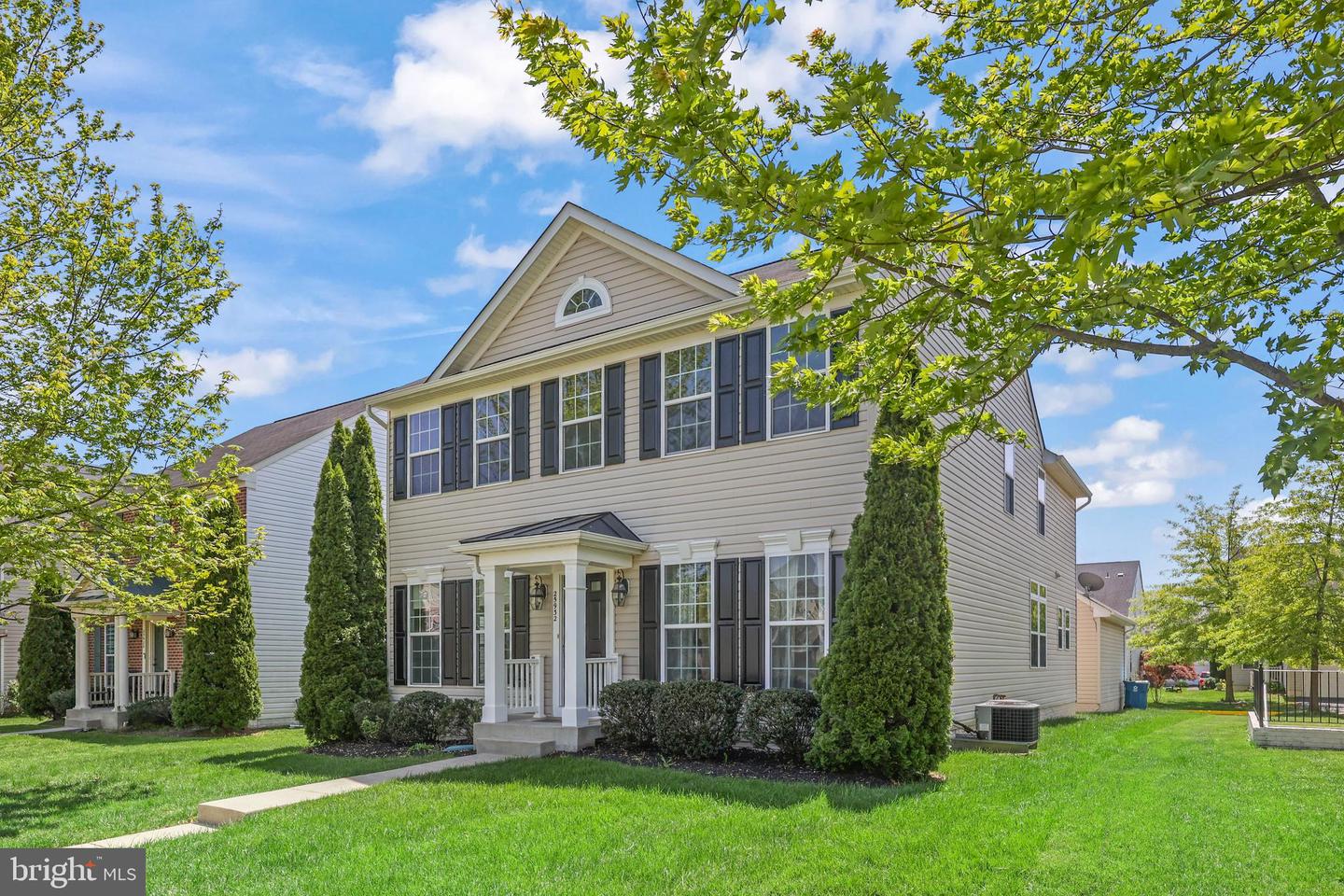 25932 KIMBERLY ROSE DR, CHANTILLY, Virginia 20152, 4 Bedrooms Bedrooms, ,2 BathroomsBathrooms,Residential,For sale,25932 KIMBERLY ROSE DR,VALO2092268 MLS # VALO2092268