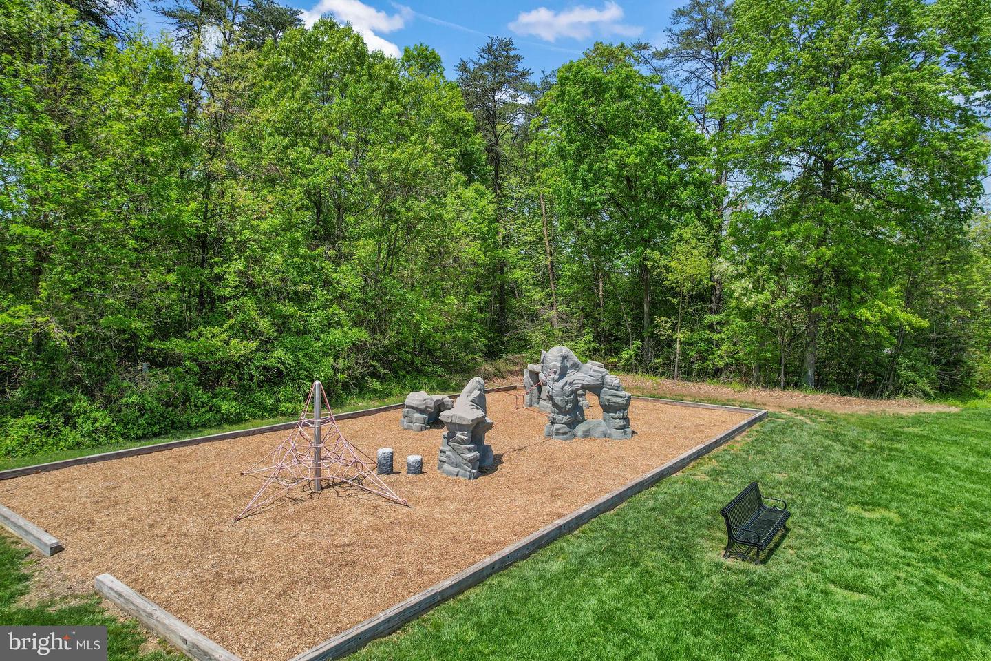 25932 KIMBERLY ROSE DR, CHANTILLY, Virginia 20152, 4 Bedrooms Bedrooms, ,2 BathroomsBathrooms,Residential,For sale,25932 KIMBERLY ROSE DR,VALO2092268 MLS # VALO2092268