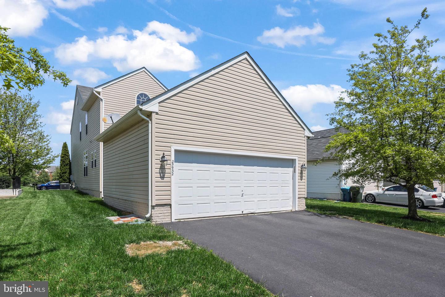 25932 KIMBERLY ROSE DR, CHANTILLY, Virginia 20152, 4 Bedrooms Bedrooms, ,2 BathroomsBathrooms,Residential,For sale,25932 KIMBERLY ROSE DR,VALO2092268 MLS # VALO2092268