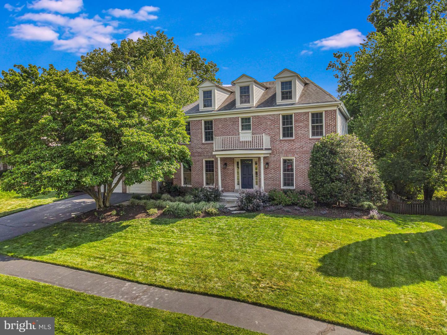12017 MEADOWVILLE CT, HERNDON, Virginia 20170, 5 Bedrooms Bedrooms, ,3 BathroomsBathrooms,Residential,For sale,12017 MEADOWVILLE CT,VAFX2230612 MLS # VAFX2230612