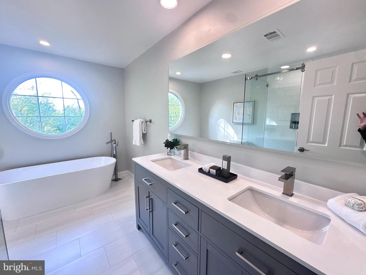 12017 MEADOWVILLE CT, HERNDON, Virginia 20170, 5 Bedrooms Bedrooms, ,3 BathroomsBathrooms,Residential,For sale,12017 MEADOWVILLE CT,VAFX2230612 MLS # VAFX2230612