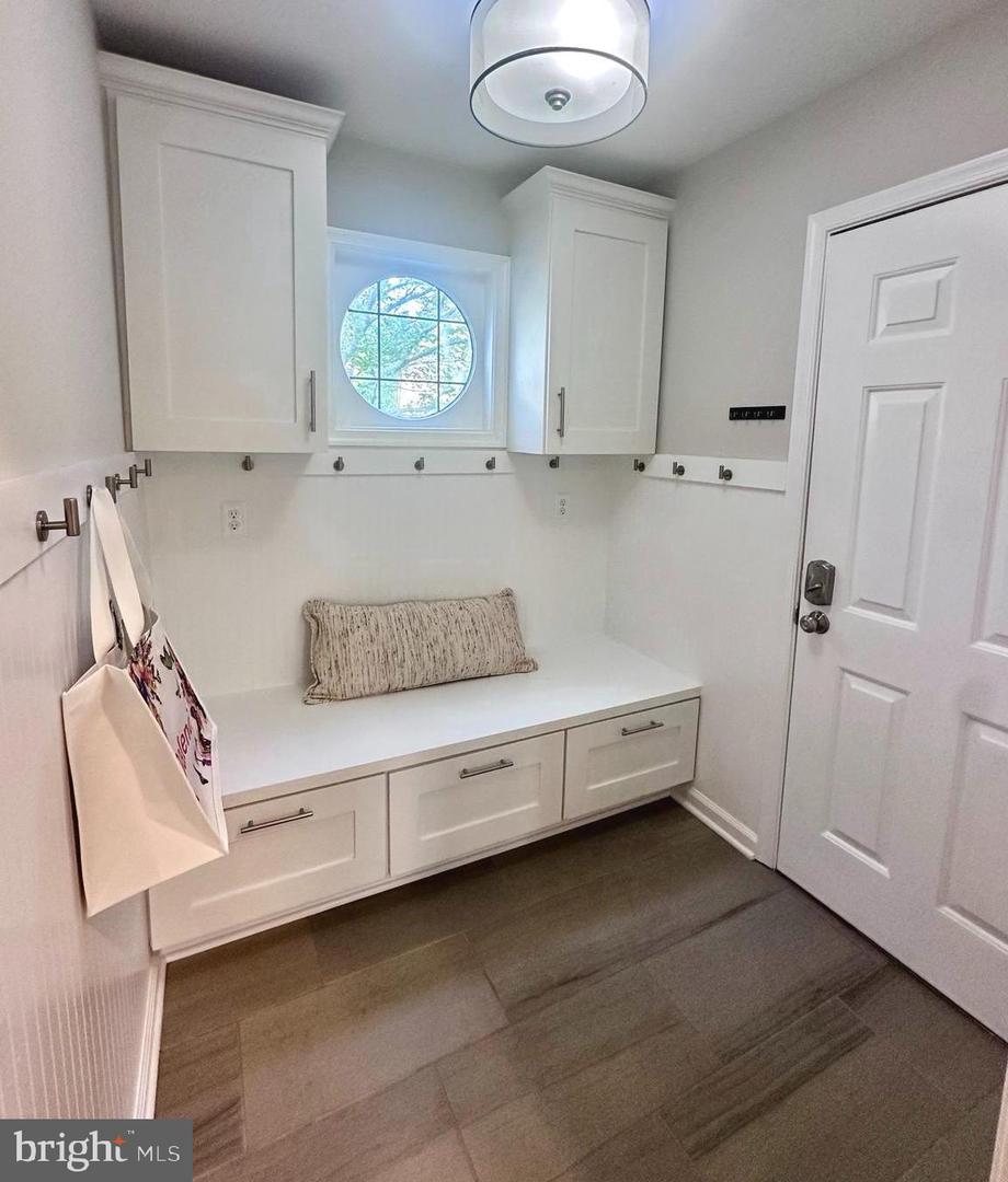 12017 MEADOWVILLE CT, HERNDON, Virginia 20170, 5 Bedrooms Bedrooms, ,3 BathroomsBathrooms,Residential,For sale,12017 MEADOWVILLE CT,VAFX2230612 MLS # VAFX2230612