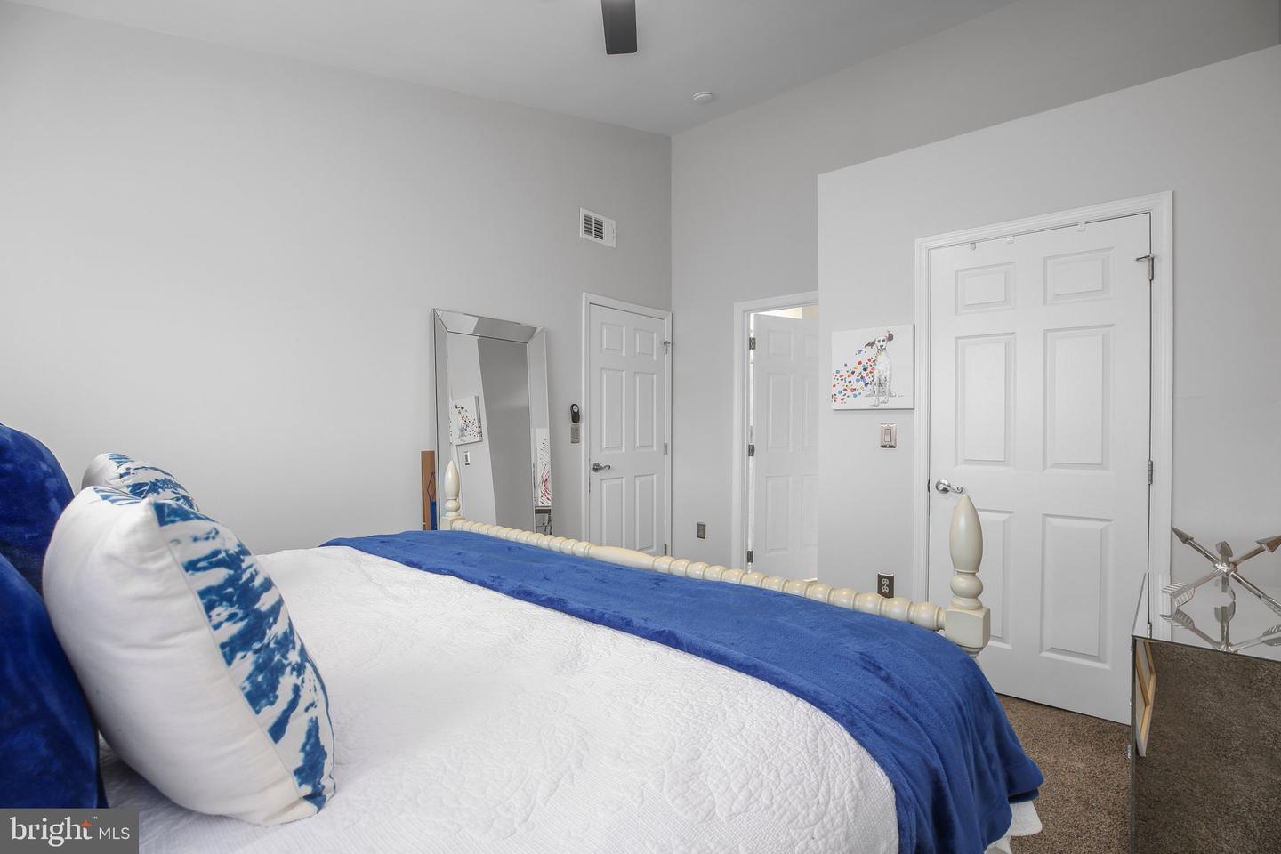 5940 FOUNDERS HILL DR #301, ALEXANDRIA, Virginia 22310, 3 Bedrooms Bedrooms, ,3 BathroomsBathrooms,Residential,For sale,5940 FOUNDERS HILL DR #301,VAFX2230652 MLS # VAFX2230652