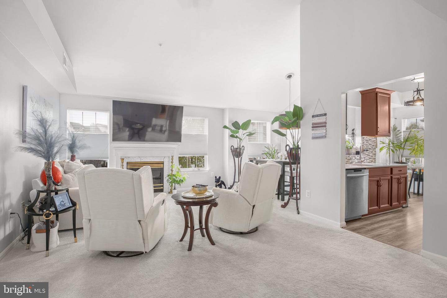 5940 FOUNDERS HILL DR #301, ALEXANDRIA, Virginia 22310, 3 Bedrooms Bedrooms, ,3 BathroomsBathrooms,Residential,For sale,5940 FOUNDERS HILL DR #301,VAFX2230652 MLS # VAFX2230652