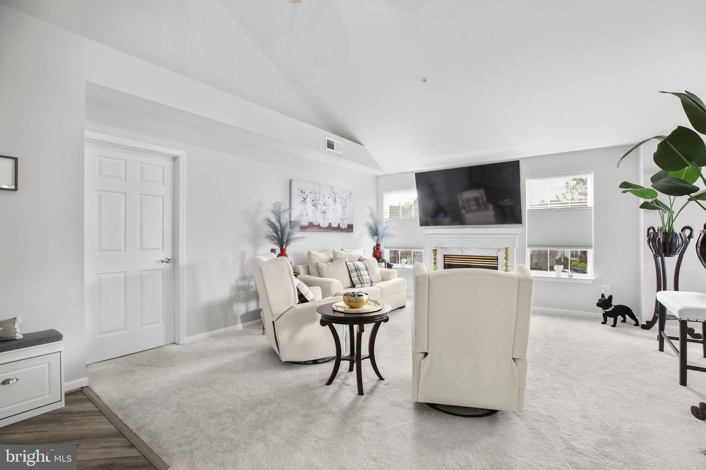 5940 FOUNDERS HILL DR #301, ALEXANDRIA, Virginia 22310, 3 Bedrooms Bedrooms, ,3 BathroomsBathrooms,Residential,For sale,5940 FOUNDERS HILL DR #301,VAFX2230652 MLS # VAFX2230652