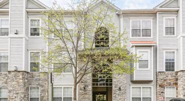 5940 FOUNDERS HILL DR #301, ALEXANDRIA, Virginia 22310, 3 Bedrooms Bedrooms, ,3 BathroomsBathrooms,Residential,For sale,5940 FOUNDERS HILL DR #301,VAFX2230652 MLS # VAFX2230652