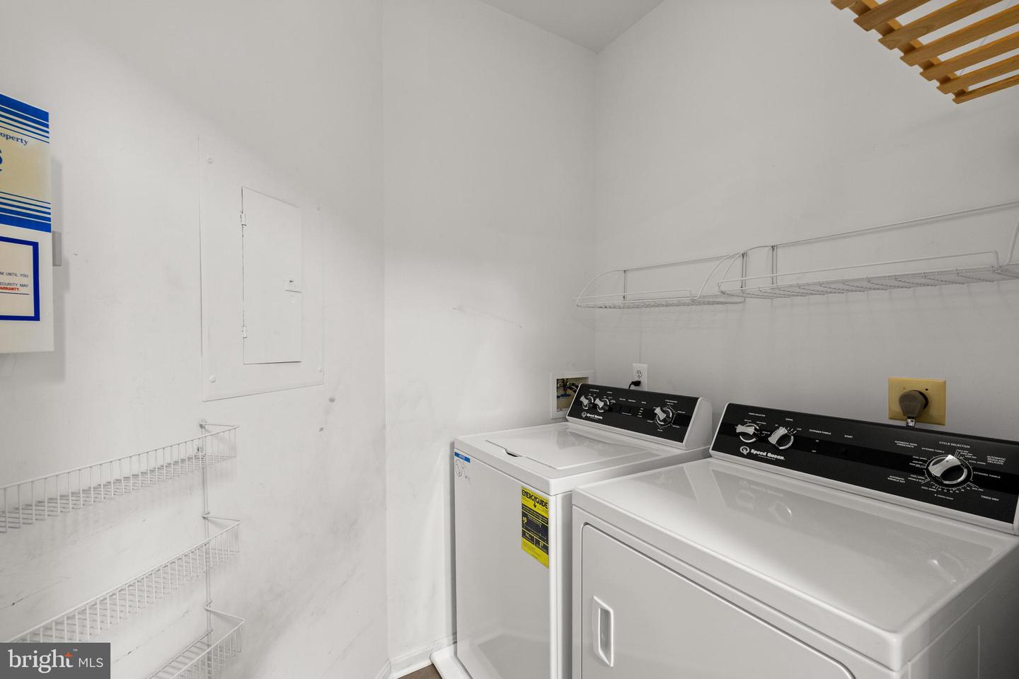 7708-I HAYNES POINT WAY #9I, ALEXANDRIA, Virginia 22315, 3 Bedrooms Bedrooms, ,2 BathroomsBathrooms,Residential,For sale,7708-I HAYNES POINT WAY #9I,VAFX2230736 MLS # VAFX2230736