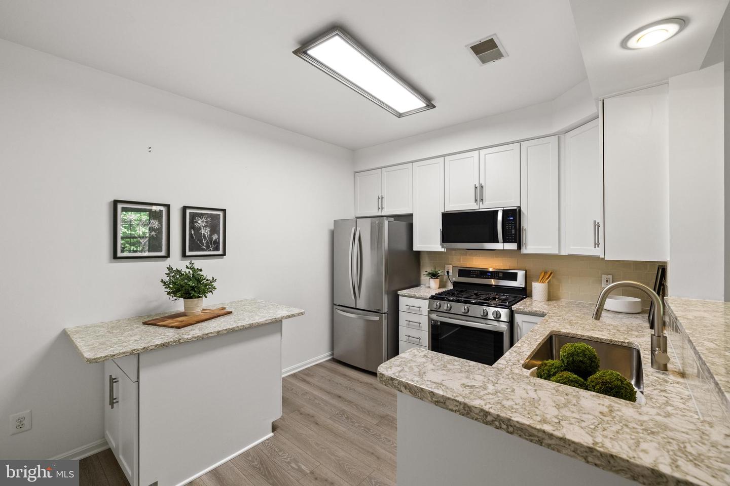 7708-I HAYNES POINT WAY #9I, ALEXANDRIA, Virginia 22315, 3 Bedrooms Bedrooms, ,2 BathroomsBathrooms,Residential,For sale,7708-I HAYNES POINT WAY #9I,VAFX2230736 MLS # VAFX2230736
