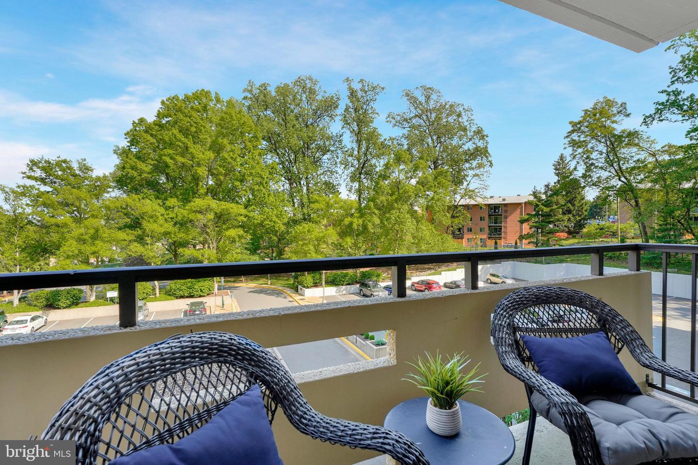 1808 OLD MEADOW RD #409, MCLEAN, Virginia 22102, 1 Bedroom Bedrooms, ,1 BathroomBathrooms,Residential,For sale,1808 OLD MEADOW RD #409,VAFX2230746 MLS # VAFX2230746