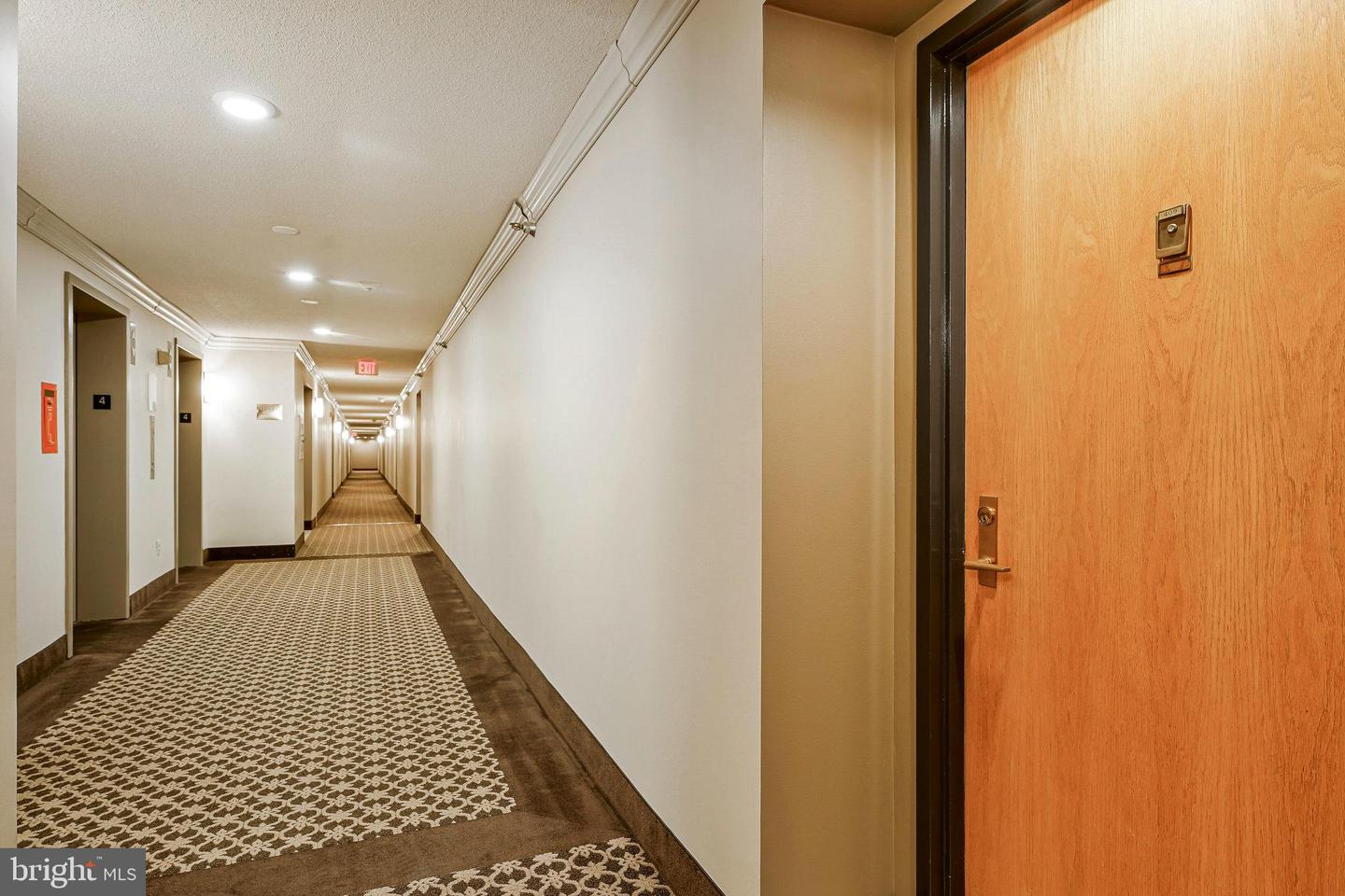 1808 OLD MEADOW RD #409, MCLEAN, Virginia 22102, 1 Bedroom Bedrooms, ,1 BathroomBathrooms,Residential,For sale,1808 OLD MEADOW RD #409,VAFX2230746 MLS # VAFX2230746