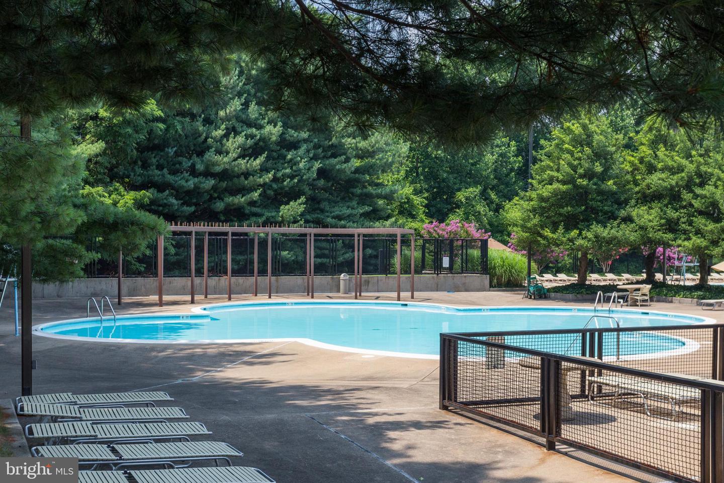 1808 OLD MEADOW RD #409, MCLEAN, Virginia 22102, 1 Bedroom Bedrooms, ,1 BathroomBathrooms,Residential,For sale,1808 OLD MEADOW RD #409,VAFX2230746 MLS # VAFX2230746