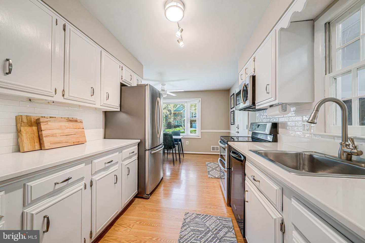1834 TOYON WAY, VIENNA, Virginia 22182, 5 Bedrooms Bedrooms, ,3 BathroomsBathrooms,Residential,For sale,1834 TOYON WAY,VAFX2230974 MLS # VAFX2230974