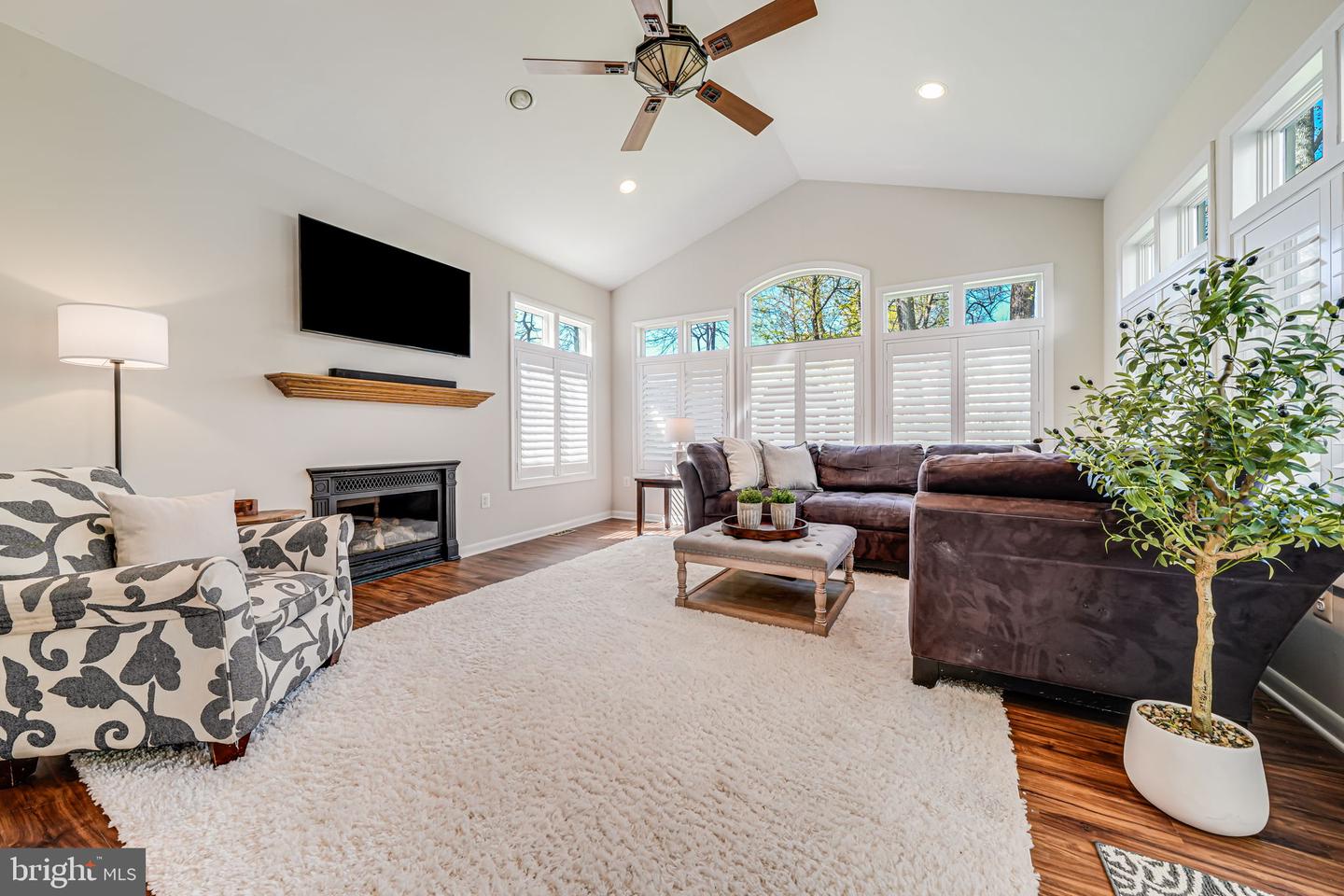 1834 TOYON WAY, VIENNA, Virginia 22182, 5 Bedrooms Bedrooms, ,3 BathroomsBathrooms,Residential,For sale,1834 TOYON WAY,VAFX2230974 MLS # VAFX2230974
