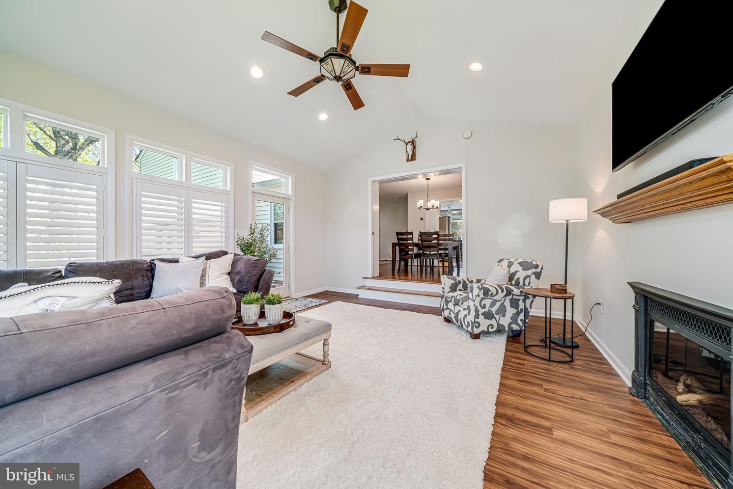 1834 TOYON WAY, VIENNA, Virginia 22182, 5 Bedrooms Bedrooms, ,3 BathroomsBathrooms,Residential,For sale,1834 TOYON WAY,VAFX2230974 MLS # VAFX2230974