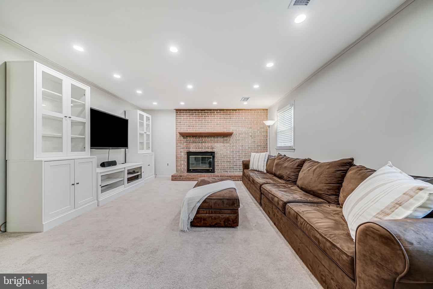 1834 TOYON WAY, VIENNA, Virginia 22182, 5 Bedrooms Bedrooms, ,3 BathroomsBathrooms,Residential,For sale,1834 TOYON WAY,VAFX2230974 MLS # VAFX2230974