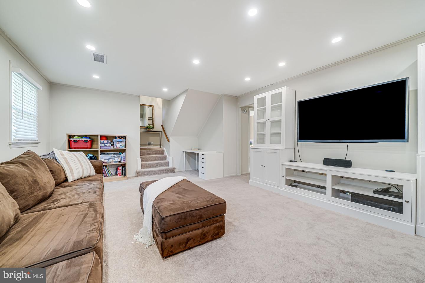 1834 TOYON WAY, VIENNA, Virginia 22182, 5 Bedrooms Bedrooms, ,3 BathroomsBathrooms,Residential,For sale,1834 TOYON WAY,VAFX2230974 MLS # VAFX2230974