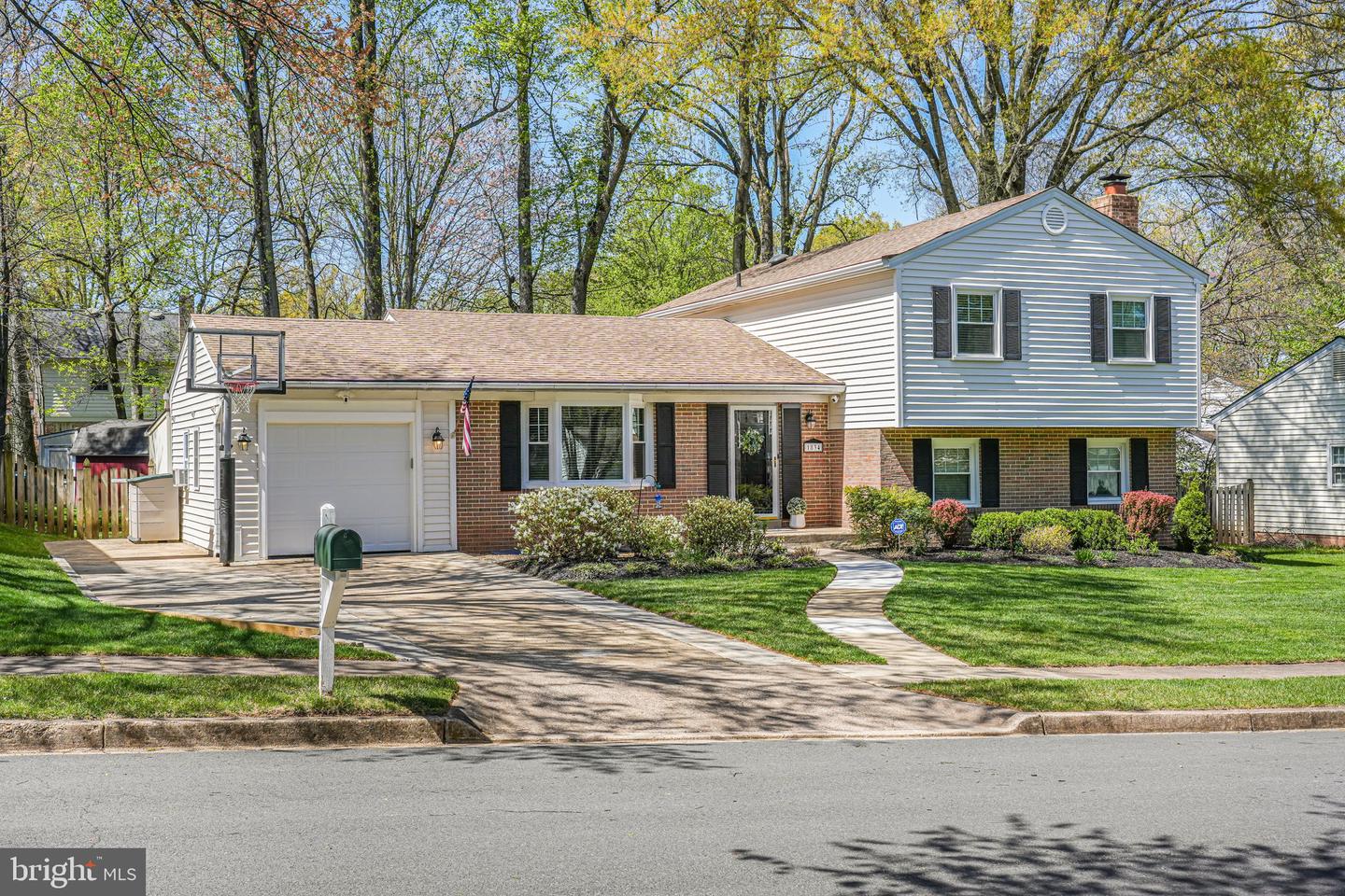 1834 TOYON WAY, VIENNA, Virginia 22182, 5 Bedrooms Bedrooms, ,3 BathroomsBathrooms,Residential,For sale,1834 TOYON WAY,VAFX2230974 MLS # VAFX2230974