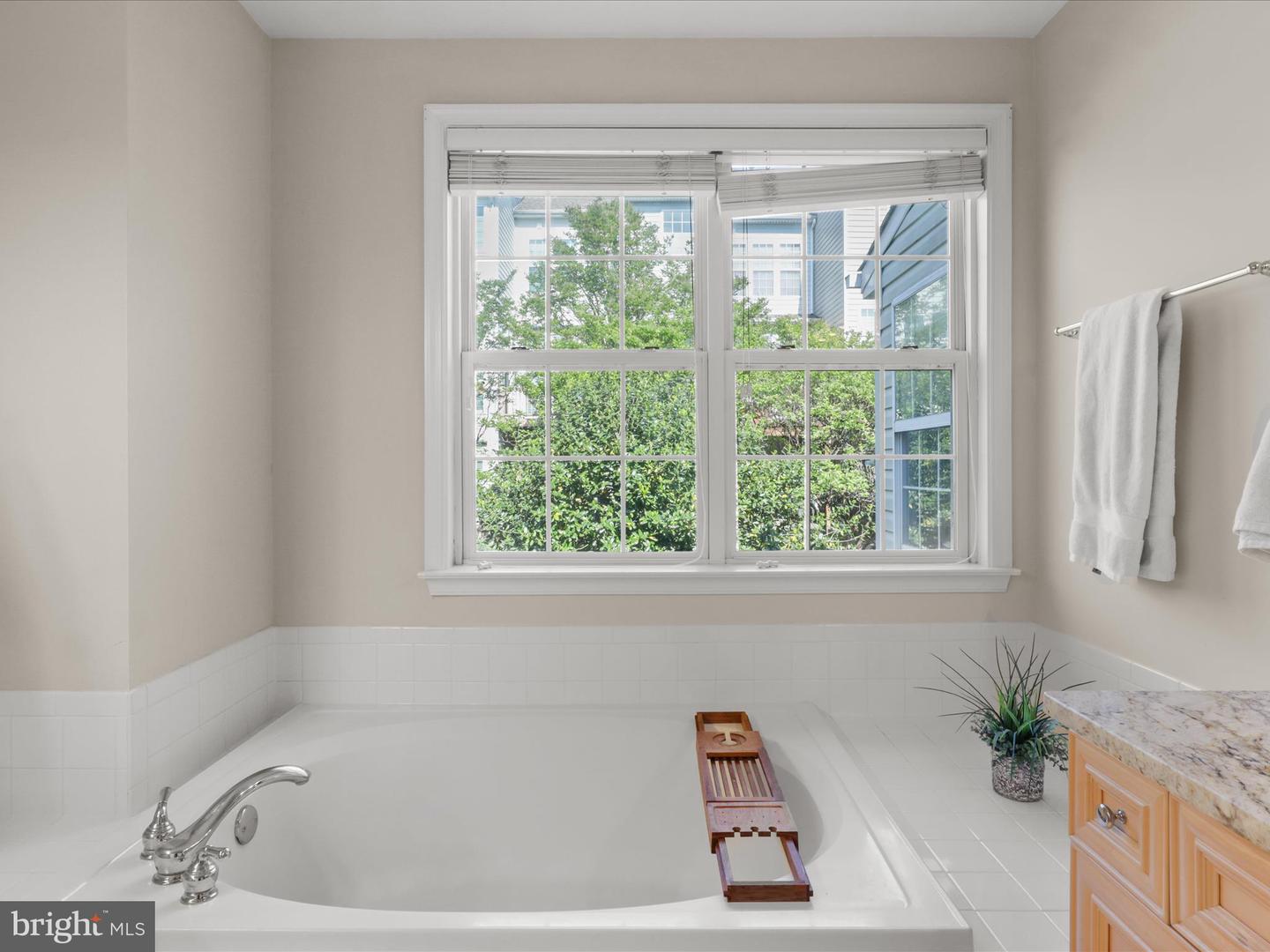 5267 MORNING MIST LN, ALEXANDRIA, Virginia 22312, 3 Bedrooms Bedrooms, ,2 BathroomsBathrooms,Residential,For sale,5267 MORNING MIST LN,VAFX2231072 MLS # VAFX2231072