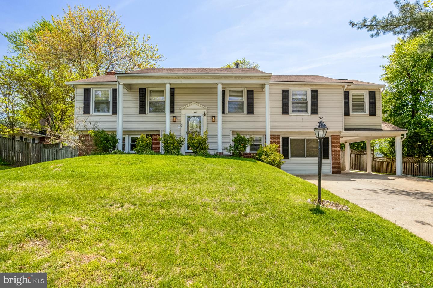 4023 MIDDLE RIDGE DR, FAIRFAX, Virginia 22033, 4 Bedrooms Bedrooms, ,3 BathroomsBathrooms,Residential,For sale,4023 MIDDLE RIDGE DR,VAFX2231106 MLS # VAFX2231106