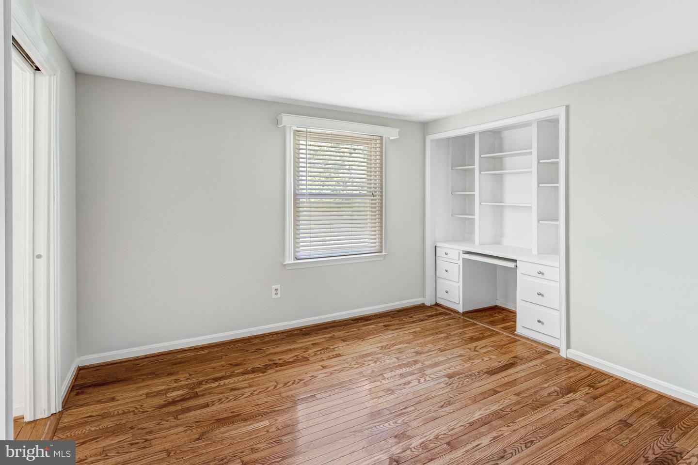 4023 MIDDLE RIDGE DR, FAIRFAX, Virginia 22033, 4 Bedrooms Bedrooms, ,3 BathroomsBathrooms,Residential,For sale,4023 MIDDLE RIDGE DR,VAFX2231106 MLS # VAFX2231106