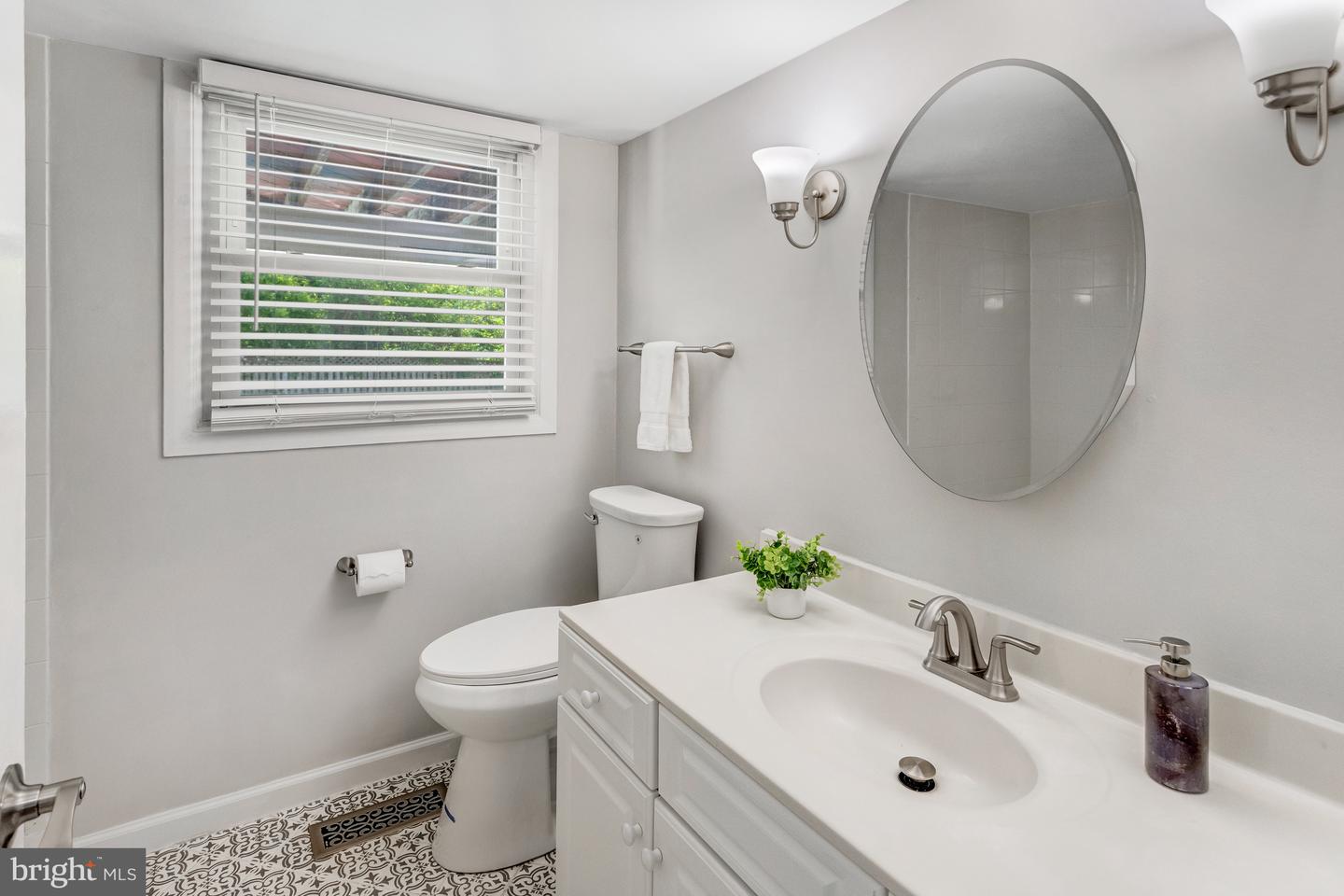 4023 MIDDLE RIDGE DR, FAIRFAX, Virginia 22033, 4 Bedrooms Bedrooms, ,3 BathroomsBathrooms,Residential,For sale,4023 MIDDLE RIDGE DR,VAFX2231106 MLS # VAFX2231106