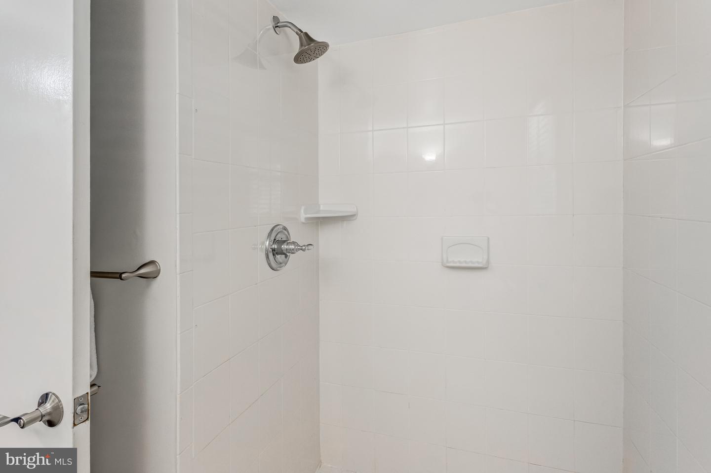 4023 MIDDLE RIDGE DR, FAIRFAX, Virginia 22033, 4 Bedrooms Bedrooms, ,3 BathroomsBathrooms,Residential,For sale,4023 MIDDLE RIDGE DR,VAFX2231106 MLS # VAFX2231106