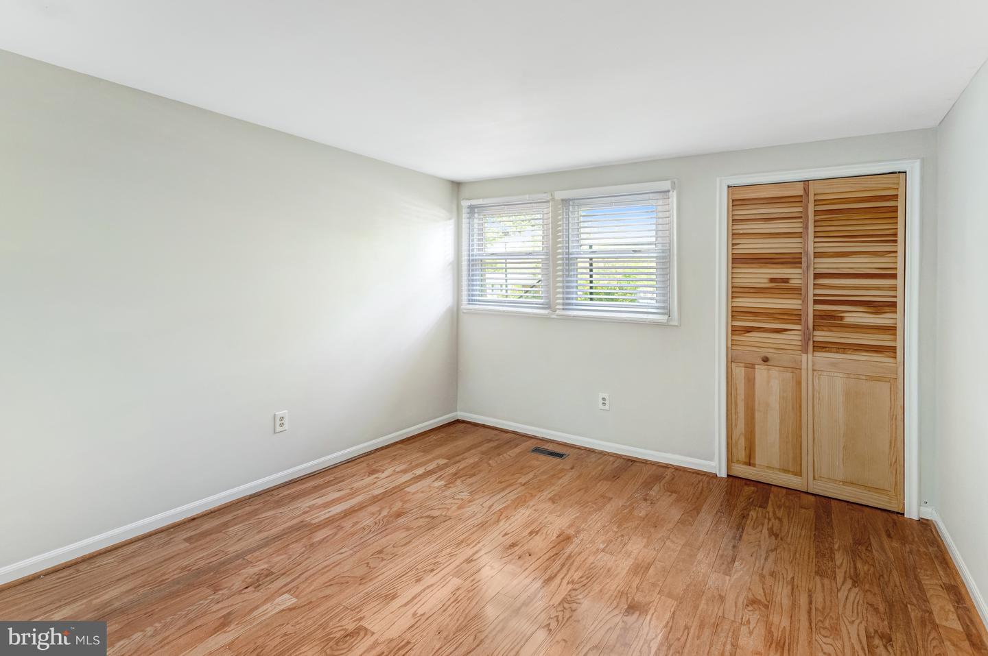 4023 MIDDLE RIDGE DR, FAIRFAX, Virginia 22033, 4 Bedrooms Bedrooms, ,3 BathroomsBathrooms,Residential,For sale,4023 MIDDLE RIDGE DR,VAFX2231106 MLS # VAFX2231106