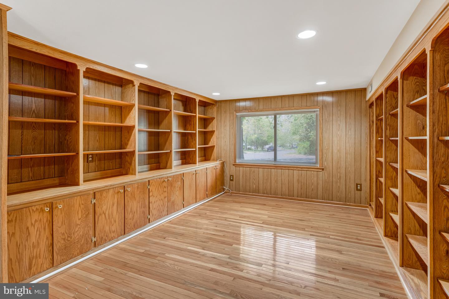4023 MIDDLE RIDGE DR, FAIRFAX, Virginia 22033, 4 Bedrooms Bedrooms, ,3 BathroomsBathrooms,Residential,For sale,4023 MIDDLE RIDGE DR,VAFX2231106 MLS # VAFX2231106