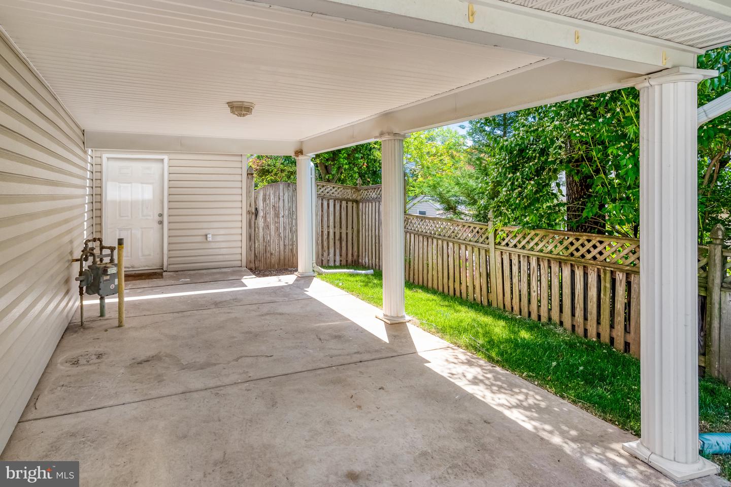4023 MIDDLE RIDGE DR, FAIRFAX, Virginia 22033, 4 Bedrooms Bedrooms, ,3 BathroomsBathrooms,Residential,For sale,4023 MIDDLE RIDGE DR,VAFX2231106 MLS # VAFX2231106
