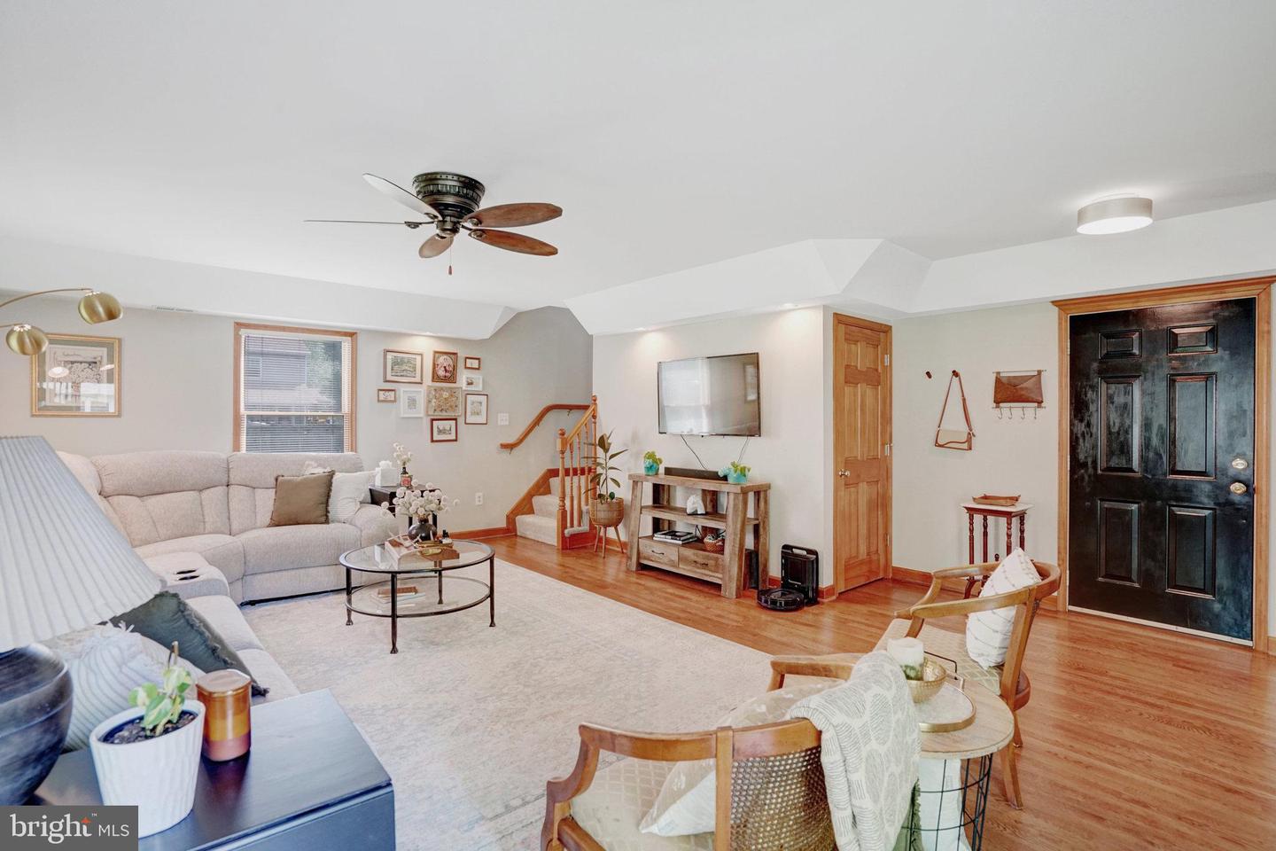 8729 OAK LEAF DR, ALEXANDRIA, Virginia 22309, 4 Bedrooms Bedrooms, ,3 BathroomsBathrooms,Residential,For sale,8729 OAK LEAF DR,VAFX2231248 MLS # VAFX2231248