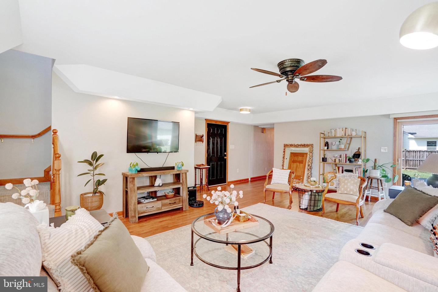 8729 OAK LEAF DR, ALEXANDRIA, Virginia 22309, 4 Bedrooms Bedrooms, ,3 BathroomsBathrooms,Residential,For sale,8729 OAK LEAF DR,VAFX2231248 MLS # VAFX2231248