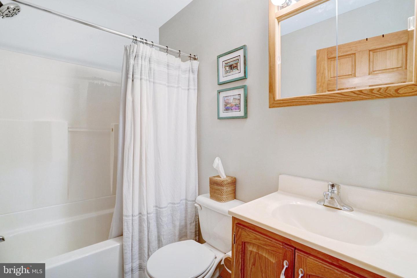 8729 OAK LEAF DR, ALEXANDRIA, Virginia 22309, 4 Bedrooms Bedrooms, ,3 BathroomsBathrooms,Residential,For sale,8729 OAK LEAF DR,VAFX2231248 MLS # VAFX2231248