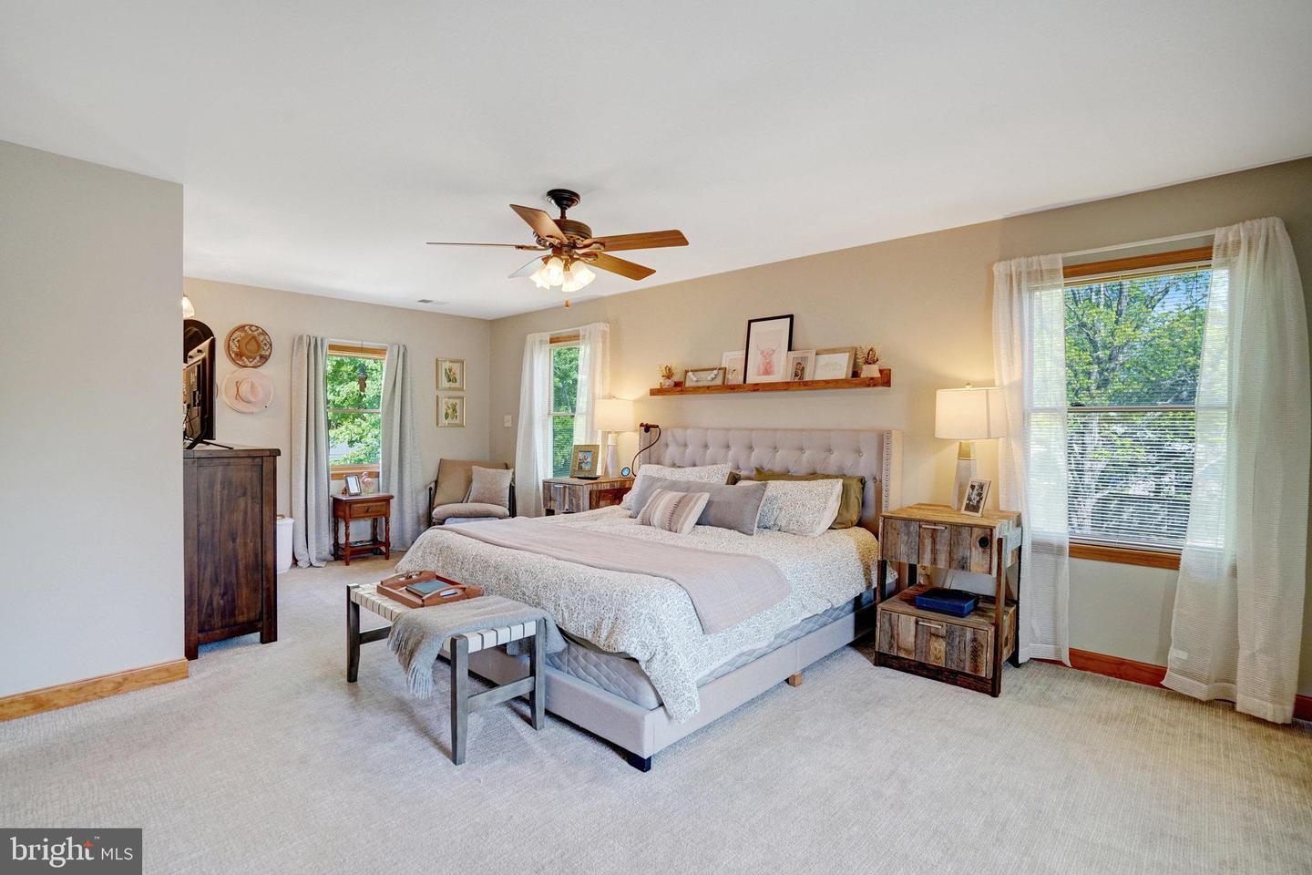 8729 OAK LEAF DR, ALEXANDRIA, Virginia 22309, 4 Bedrooms Bedrooms, ,3 BathroomsBathrooms,Residential,For sale,8729 OAK LEAF DR,VAFX2231248 MLS # VAFX2231248