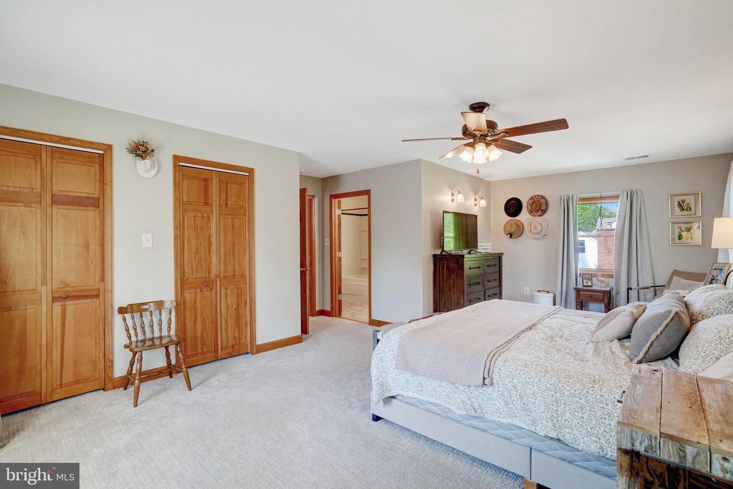 8729 OAK LEAF DR, ALEXANDRIA, Virginia 22309, 4 Bedrooms Bedrooms, ,3 BathroomsBathrooms,Residential,For sale,8729 OAK LEAF DR,VAFX2231248 MLS # VAFX2231248