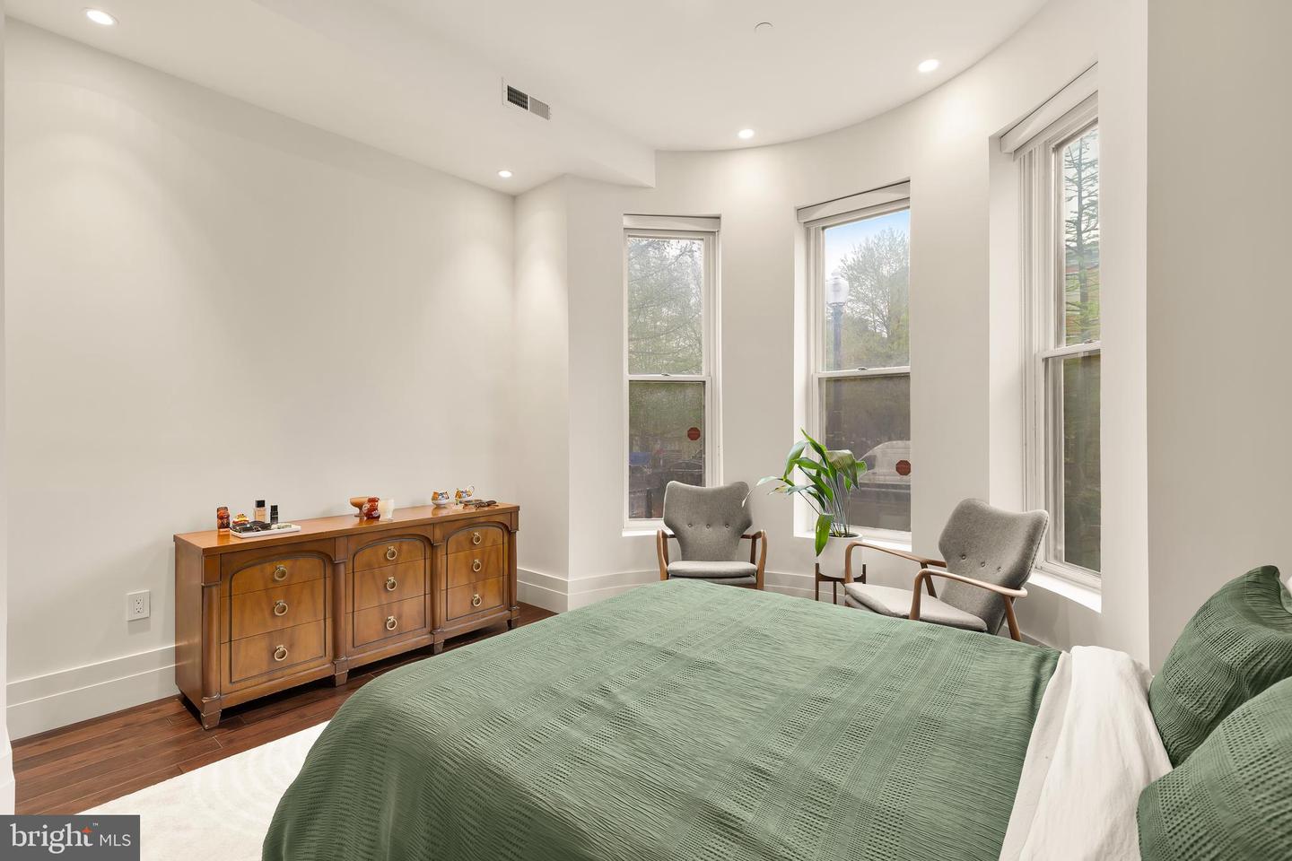 1226 11TH ST NW #200, WASHINGTON, District Of Columbia 20001, 1 Bedroom Bedrooms, ,1 BathroomBathrooms,Residential,For sale,1226 11TH ST NW #200,DCDC2193120 MLS # DCDC2193120