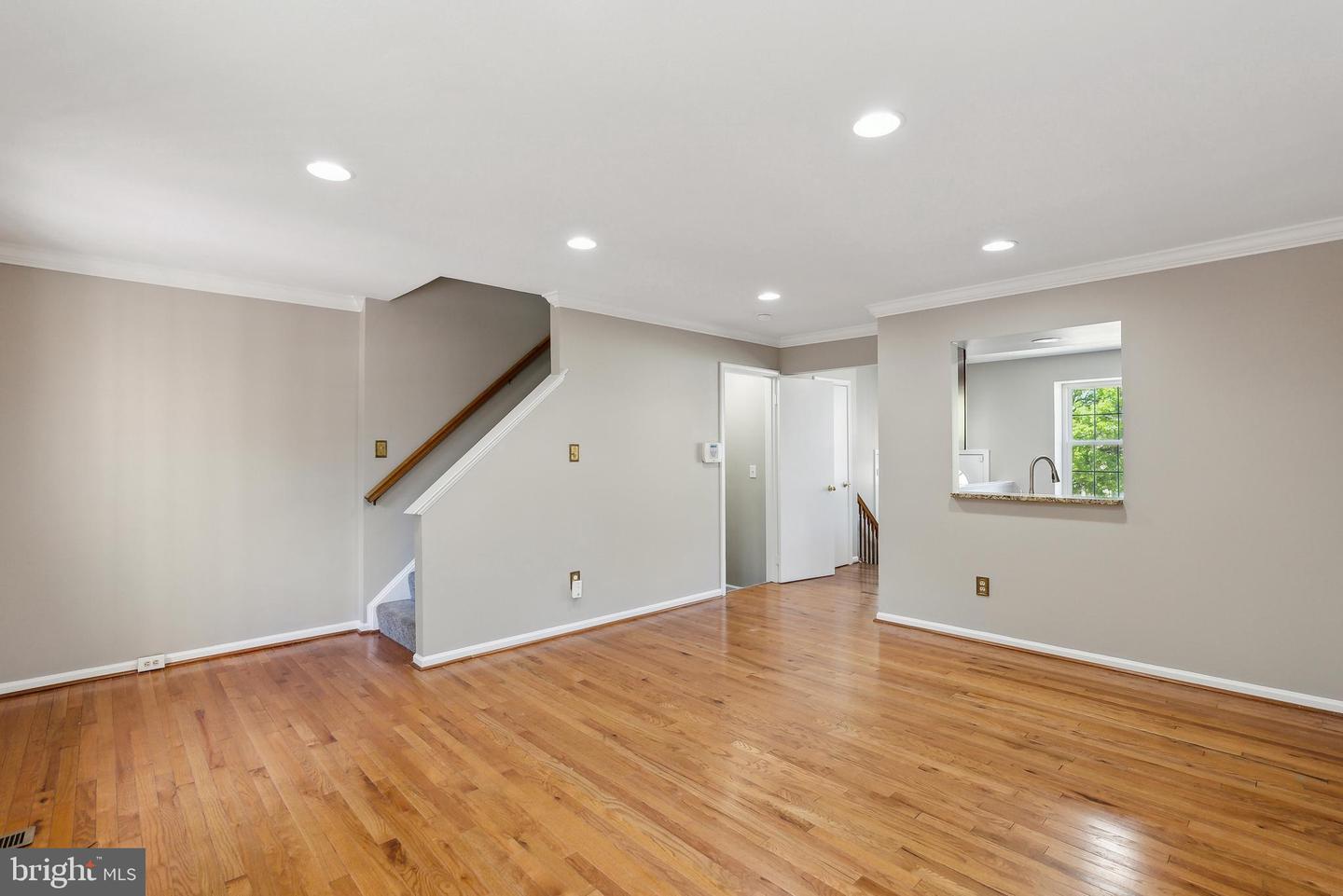 15158 WENTWOOD LN, WOODBRIDGE, Virginia 22191, 4 Bedrooms Bedrooms, ,2 BathroomsBathrooms,Residential,For sale,15158 WENTWOOD LN,VAPW2090870 MLS # VAPW2090870