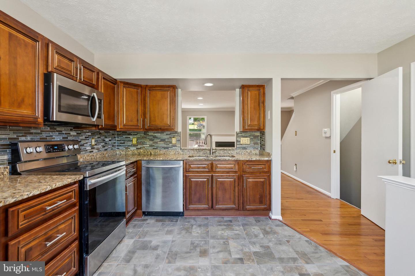 15158 WENTWOOD LN, WOODBRIDGE, Virginia 22191, 4 Bedrooms Bedrooms, ,2 BathroomsBathrooms,Residential,For sale,15158 WENTWOOD LN,VAPW2090870 MLS # VAPW2090870