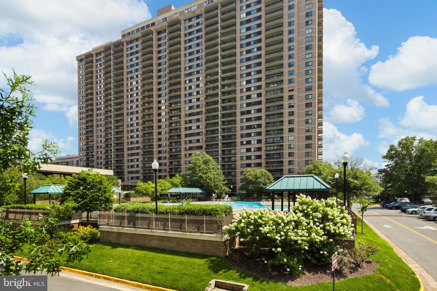 5505 SEMINARY RD #605N, FALLS CHURCH, Virginia 22041, 3 Bedrooms Bedrooms, ,2 BathroomsBathrooms,Residential,For sale,5505 SEMINARY RD #605N,VAFX2231298 MLS # VAFX2231298